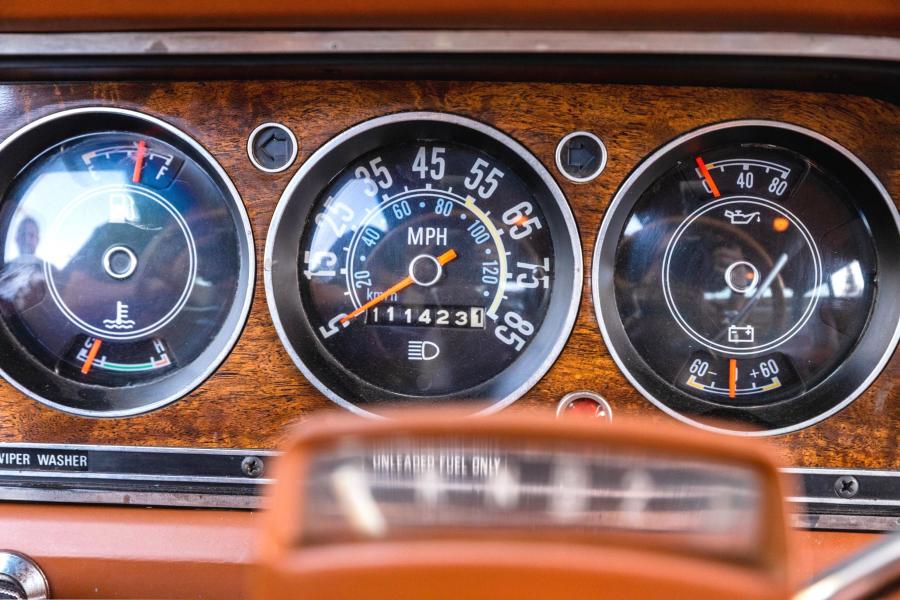 Панель приборов Jeep Grand Wagoneer LS1 V8 1984 года  (фото 52 из 179)